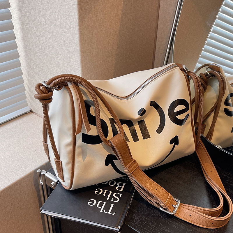 กระเป๋าผู้หญิงสวยๆ กระเป๋าสะพายข้างผู้หญิง กระเป๋าแบรนด์COOL BAG