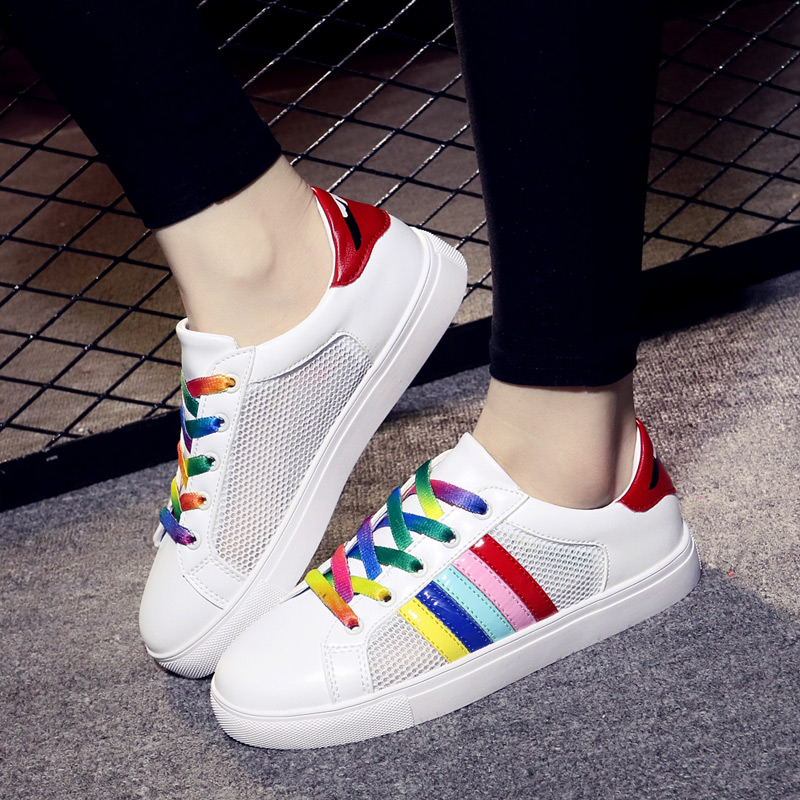 รองเท้าแฟชั่นอินเทรนด์