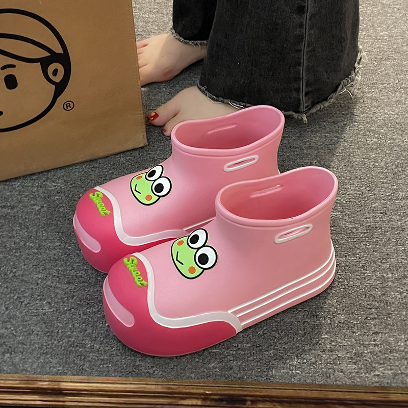 รองเท้าแฟชั่นผู้หญิงส้นเตี้ย ใส่สบาย มีขนาดให้สั่งซื้อ 35 36 37 38 39 40 สนใจทักแชท ฟรีค่าส่ง!