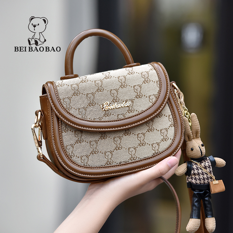 กระเป๋าผู้หญิงสวยๆ กระเป๋าสะพายข้างผู้หญิง กระเป๋าแบรนด์ BEAR BAG กระเป๋าหมีสุดคิ้ว!