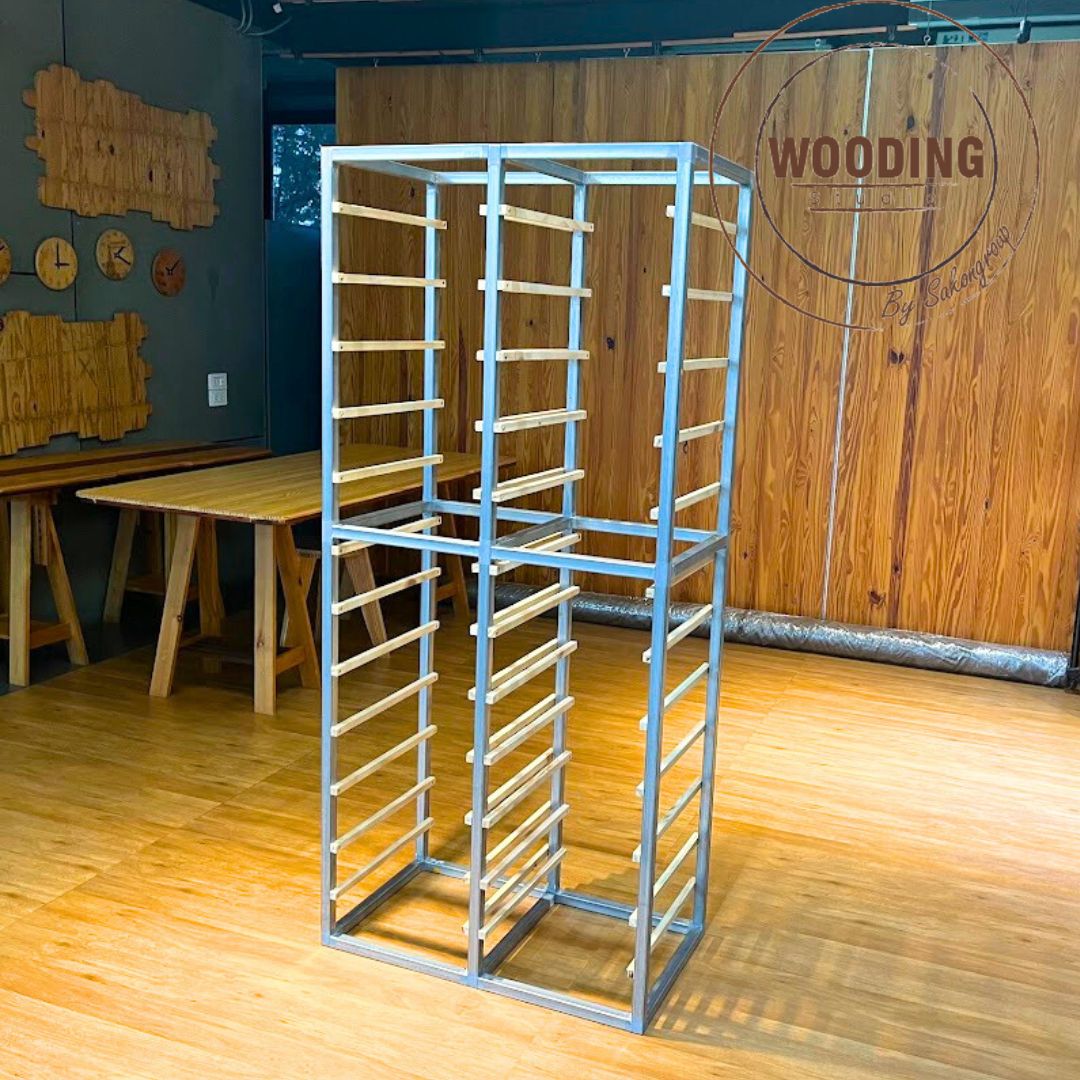 ชั้นเหล็กใส่ถาดพลาสติก