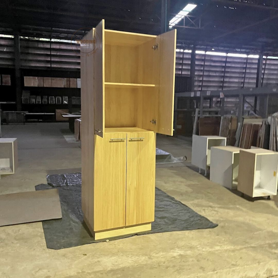 ตู้เก็บของไม้สน