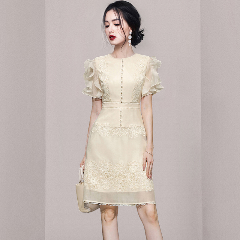 ชุดเดรสยาวสวยๆ สไตล์เกาหลี มีขนาด S M L XL สนใจทักแชท