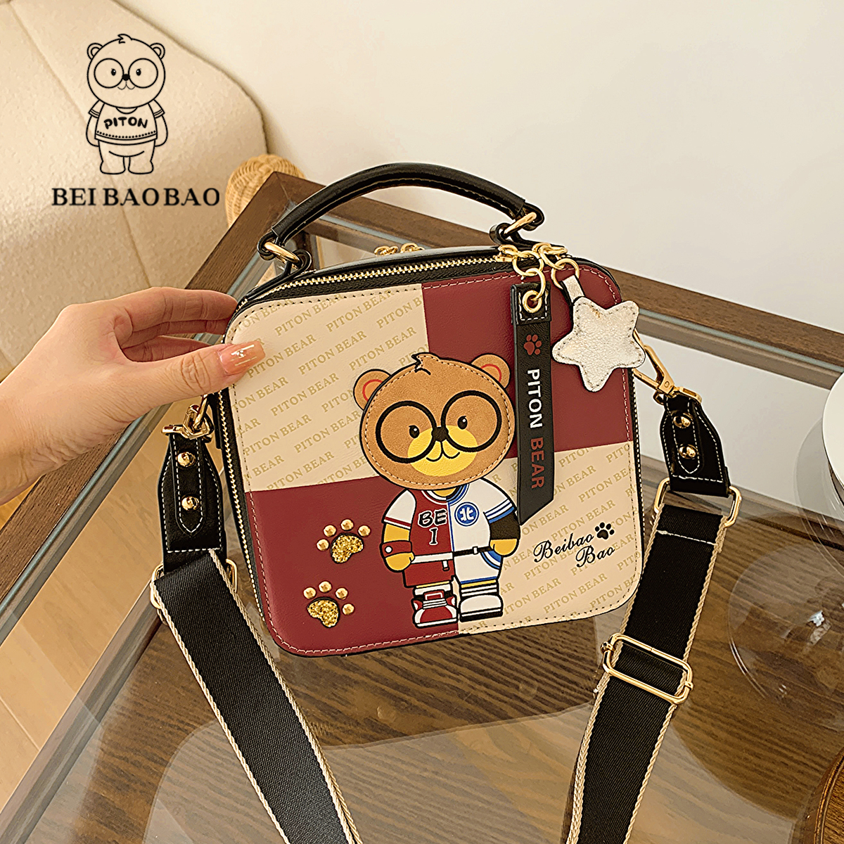 กระเป๋าผู้หญิงสวยๆ กระเป๋าสะพายข้างผู้หญิง กระเป๋าแบรนด์ BEAR BAG กระเป๋าหมีสุดคิ้ว!
