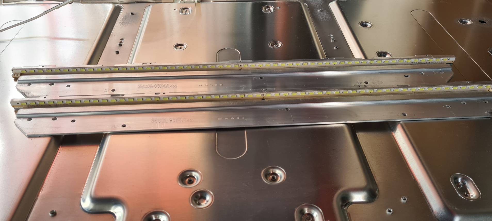 หลอดแบล็คไลท์ SONY/LG รุ่น42LV3400-TA :42LW4500-TA :KLV-42EX410:3660L-0374A