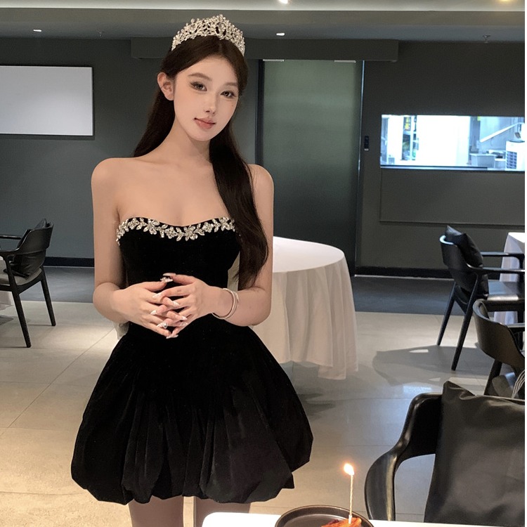 ชุดเดรสยาวสวยๆ สไตล์เกาหลี มีขนาด S M L XL สนใจทักแชท