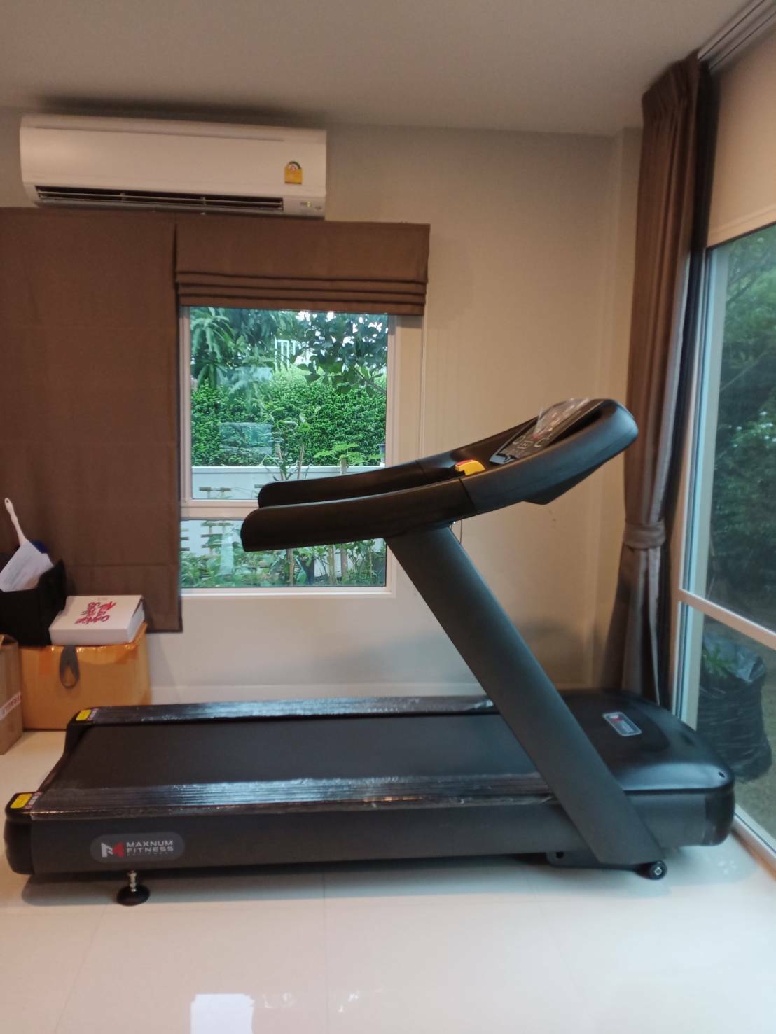 ลู่วิ่งไฟฟ้าเกรดยิมMaxnumX8200