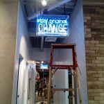 งานติดตั้งป้ายไฟดัด ป้ายไฟนีออนไลท์ ร้าน adidas สาขาสยามเซ็นเตอร์