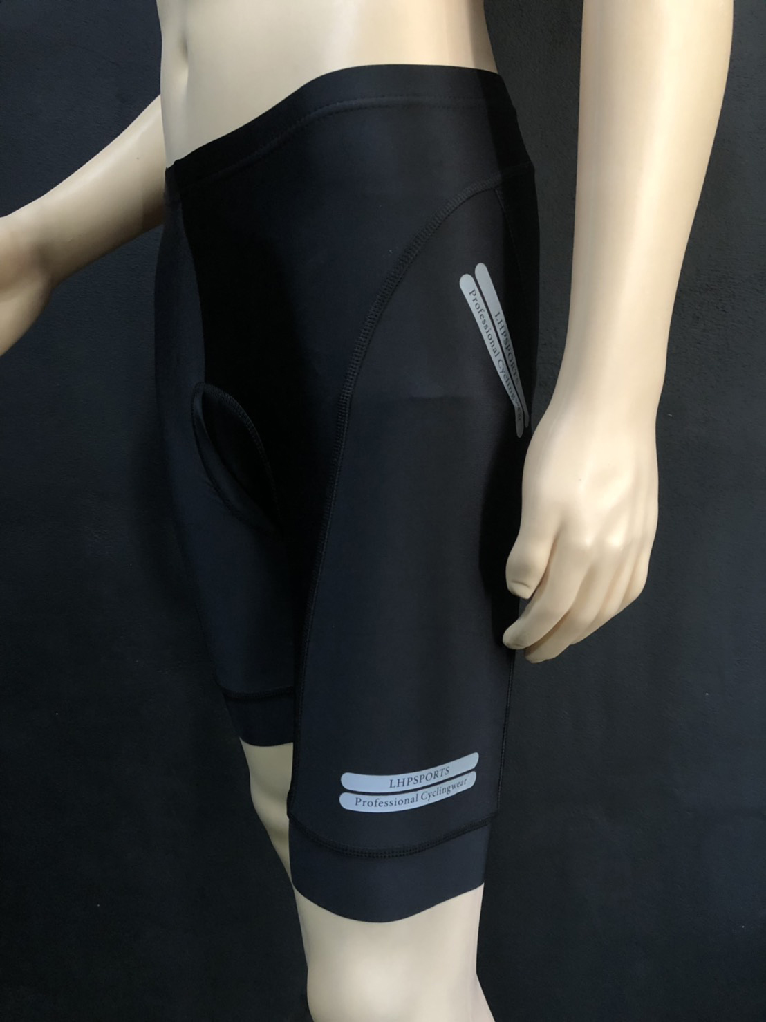 กางเกงปั่นจักรยานขาสั้น ปลายขาต่อเลเซอร์คัท