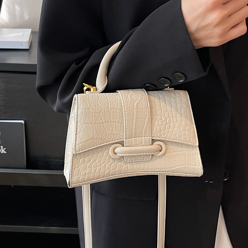 กระเป๋าผู้หญิงสวยๆ กระเป๋าสะพายข้างผู้หญิง กระเป๋าแบรนด์COOL BAG
