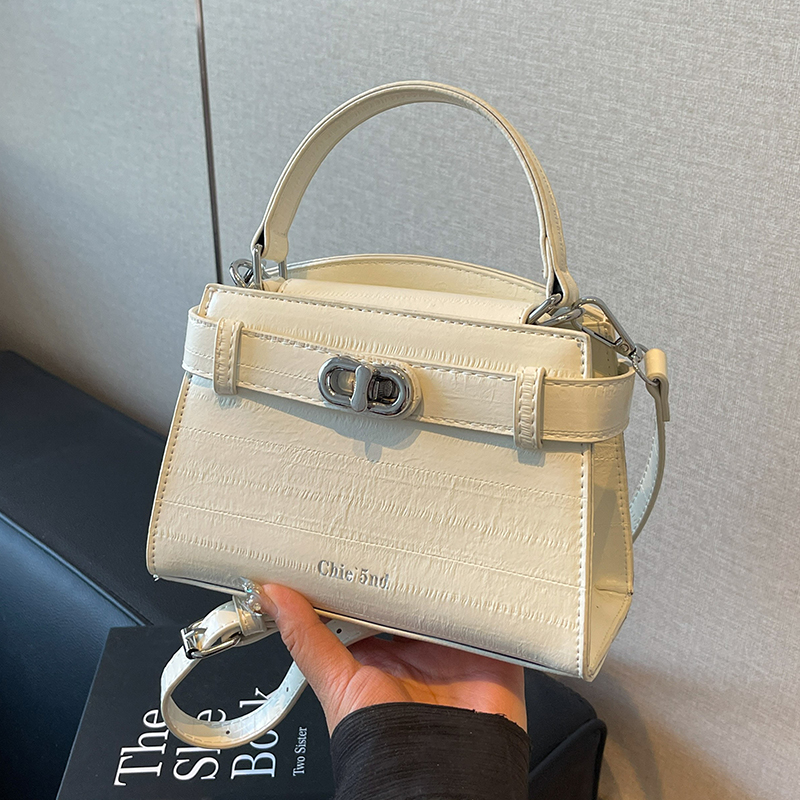 กระเป๋าผู้หญิงสวยๆ กระเป๋าสะพายข้างผู้หญิง กระเป๋าแบรนด์COOL BAG