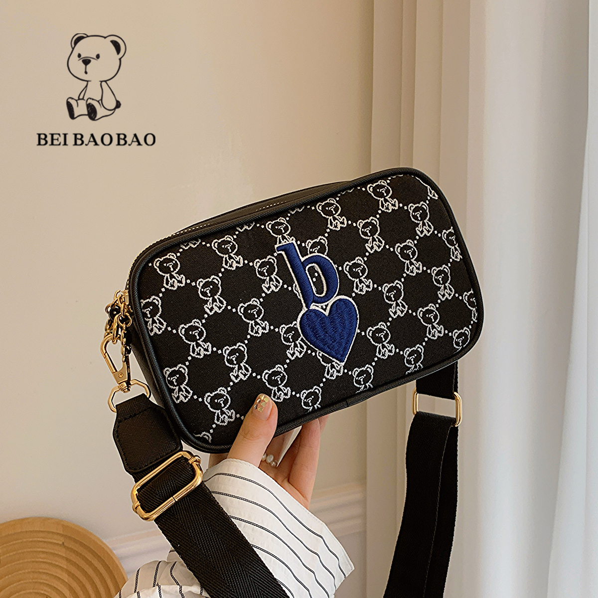 กระเป๋าผู้หญิงสวยๆ กระเป๋าสะพายข้างผู้หญิง กระเป๋าแบรนด์ BEAR BAG กระเป๋าหมีสุดคิ้ว!