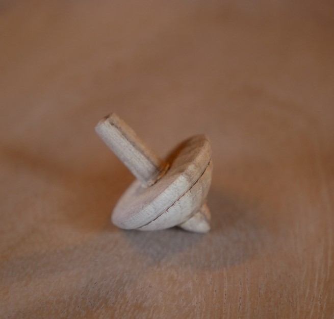 ลูกข่างไม้ ของเล่นไม้ไทย ของเล่นเอกลักษณ์ไทย ของเล่นเพื่อวันวาน