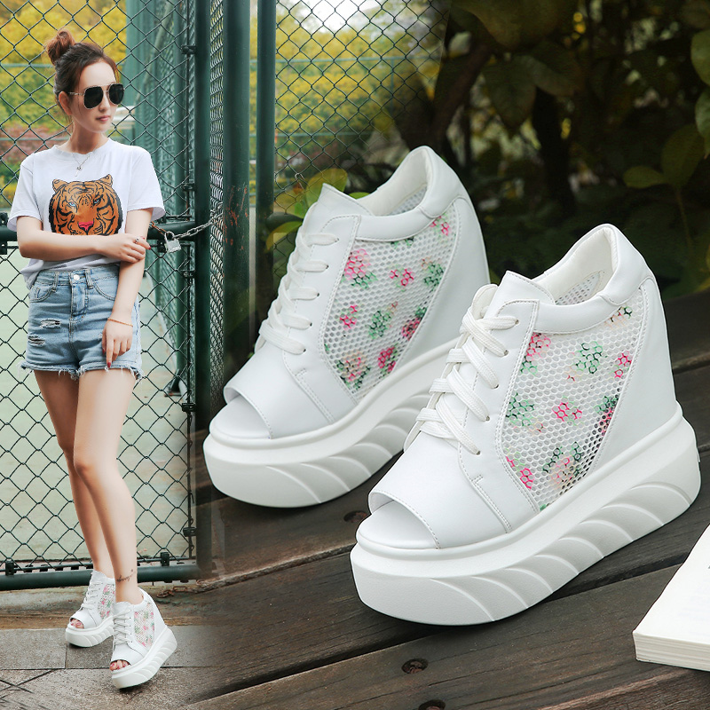 รองเท้าแฟชั่นอินเทรนด์