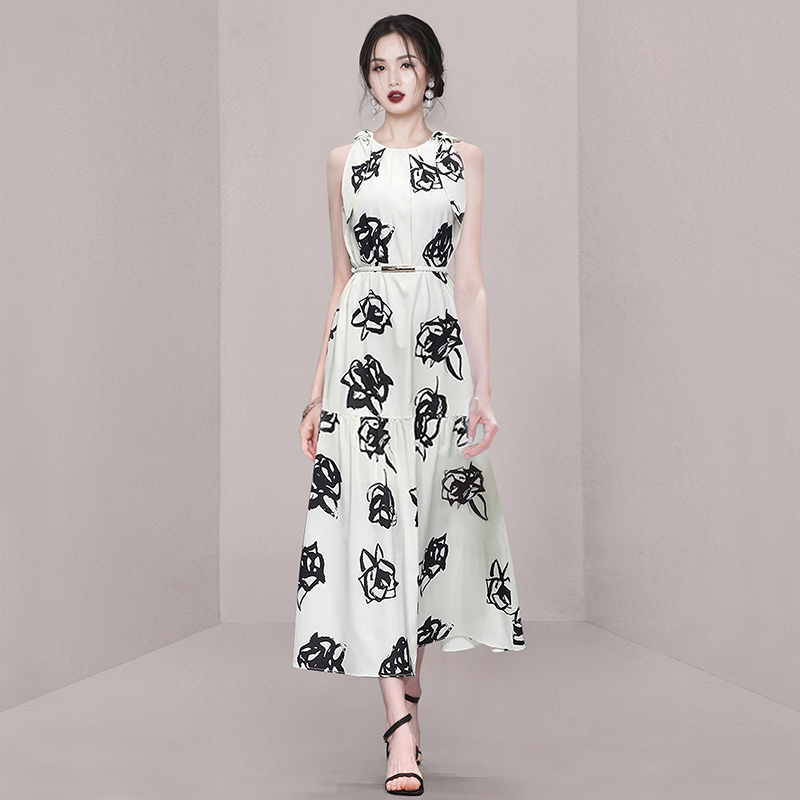 ชุดเดรสยาวสวยๆ สไตล์เกาหลี มีขนาด S M L XL สนใจทักแชท