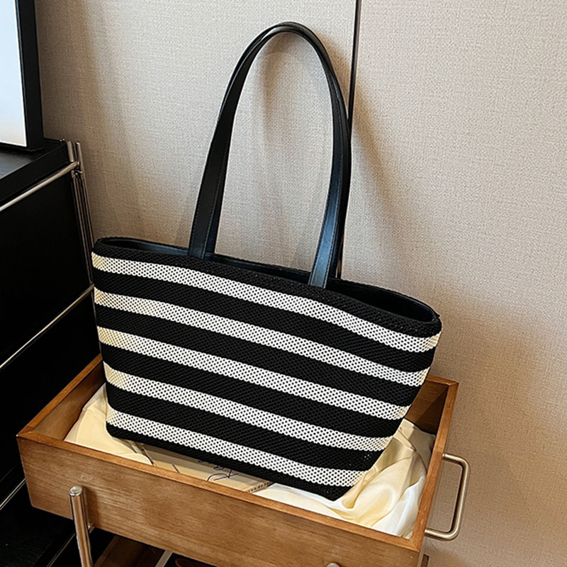 กระเป๋าผู้หญิงสวยๆ กระเป๋าสะพายข้างผู้หญิง กระเป๋าแบรนด์COOL BAG