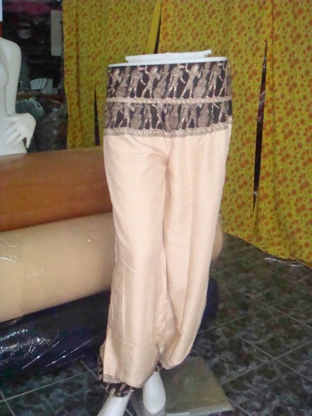 กางเกงเล กางเกงทรงจินนี่ กางเกงขายาว ผ้ายืดเนื้อนิ่มใส่สวยสบายตัว