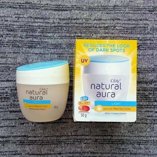 Olay Natural Aura Light Brightening Day Cream โอเลย์ เนเชอรัล ออร่า ไลท์ ไบร์ทเทนนิ่ง เดย์ ครีม 50 กรัม