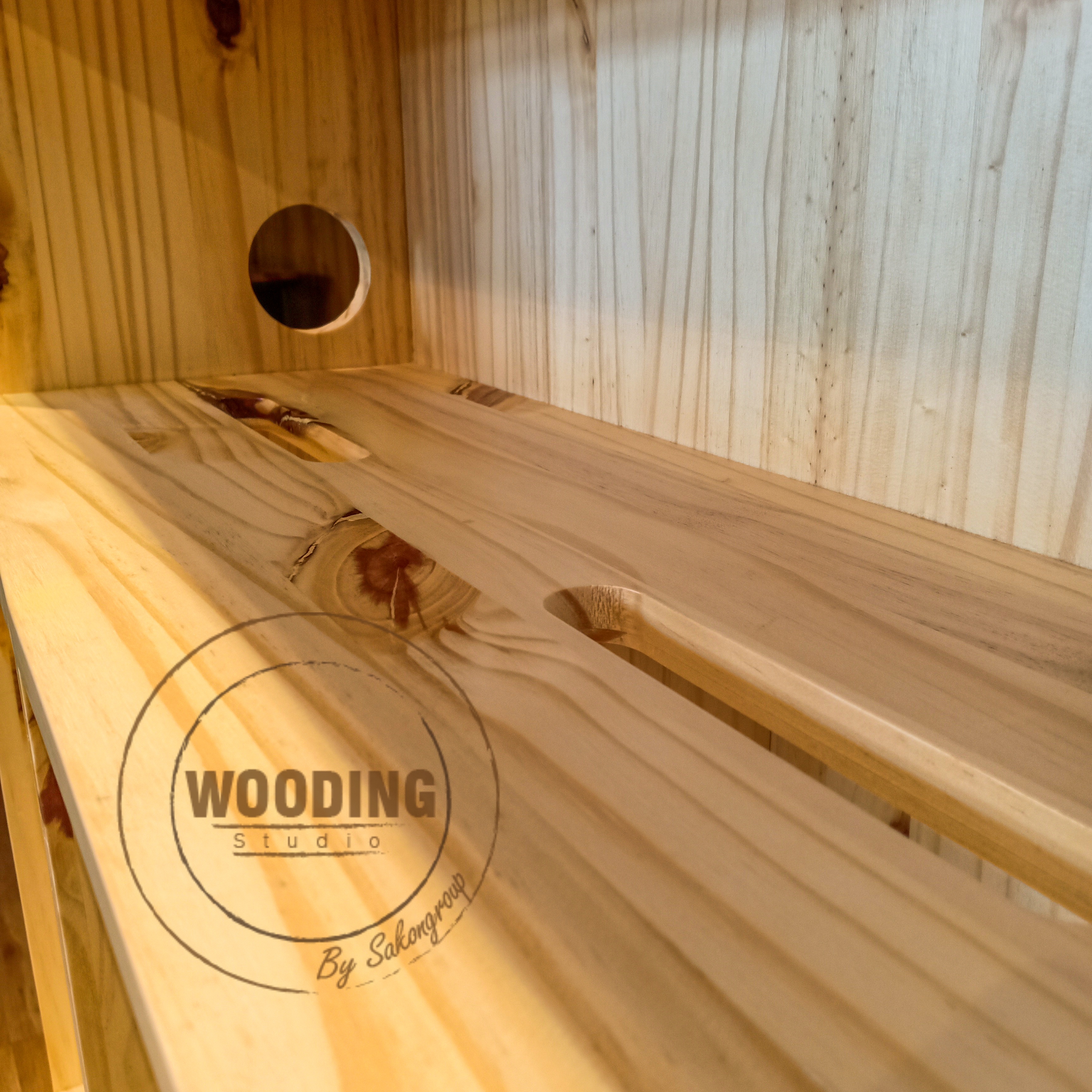 ตู้ชั้นวางสำหรับชาร์จอุปกรณ์อิเล็กทรอนิกส์