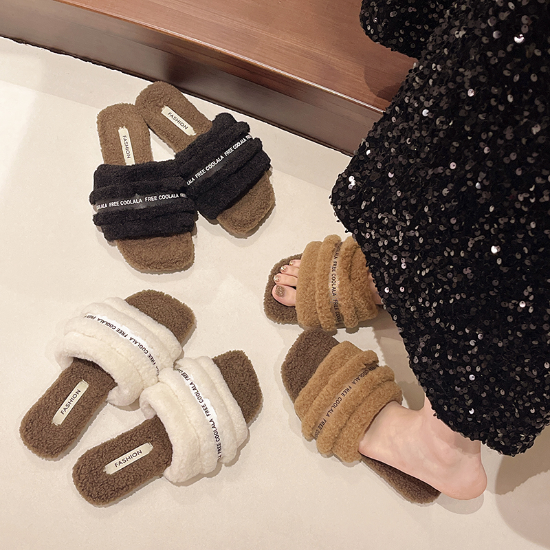 รองเท้าแฟชั่นผู้หญิงส้นเตี้ย ใส่สบาย มีขนาดให้สั่งซื้อ 35 36 37 38 39 40 สนใจทักแชท ฟรีค่าส่ง!