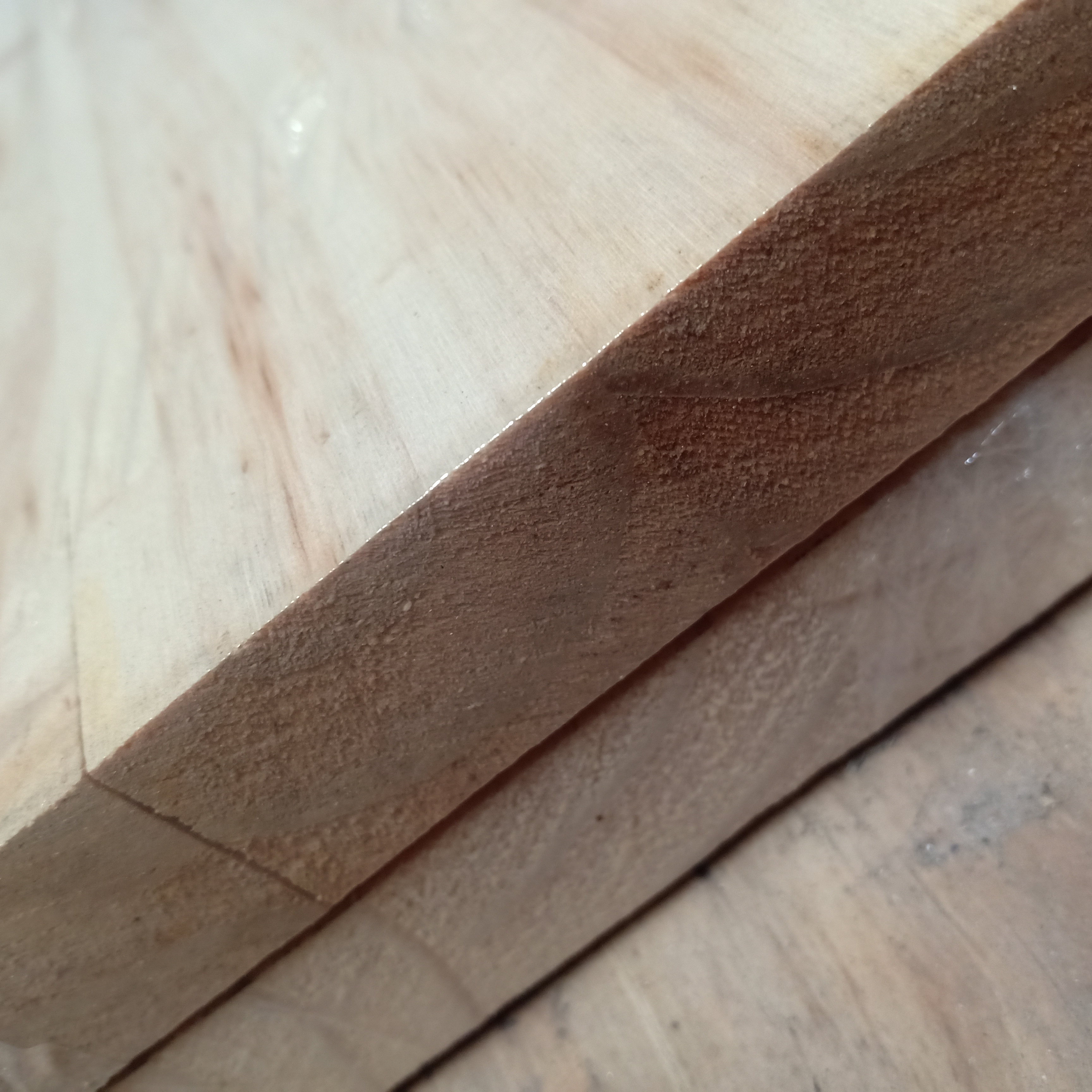 แผ่นไม้สนอเมริกา (มีตา) หนา 25 มม.