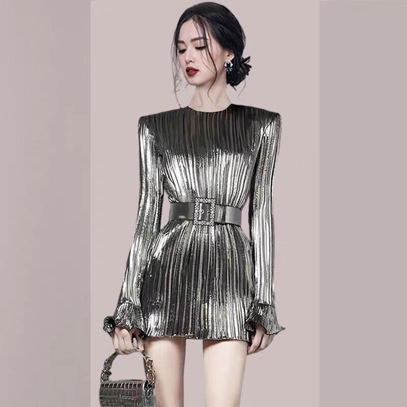 ชุดเดรสยาวสวยๆ สไตล์เกาหลี มีขนาด S M L XL สนใจทักแชท