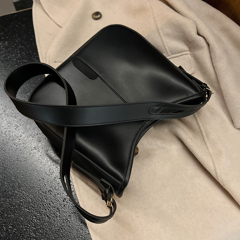 กระเป๋าผู้หญิงสวยๆ กระเป๋าสะพายข้างผู้หญิง กระเป๋าแบรนด์COOL BAG