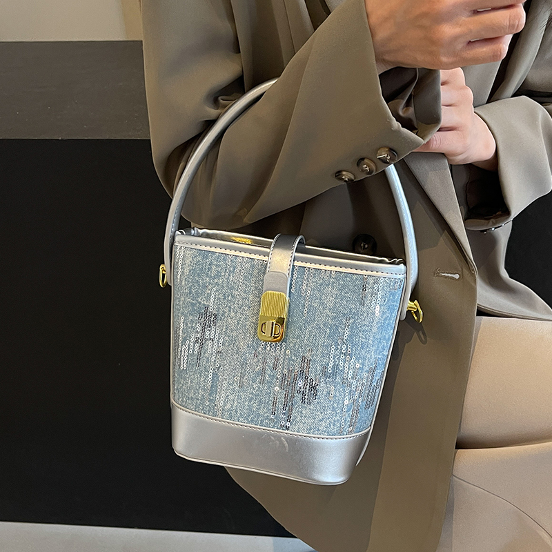 กระเป๋าผู้หญิงสวยๆ กระเป๋าสะพายข้างผู้หญิง กระเป๋าแบรนด์COOL BAG