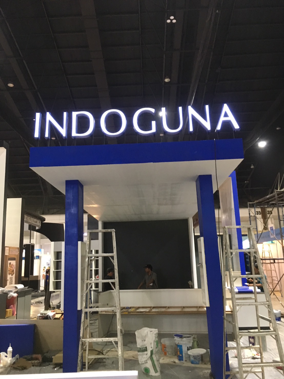 งานป้ายบูธ เมืองทองธานี บูธ INDOGUNA (อักษรโลหะติดไฟออกหน้า) ป้ายดอนเมือง