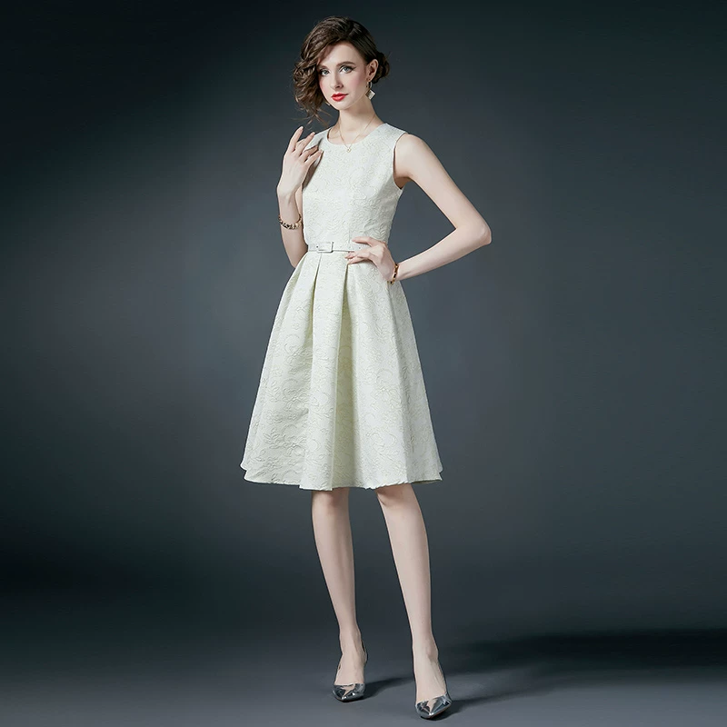 ชุดเดรสยาวสวยๆ ชุดกระโปรงยาว ชุดเดรสยาว ชุดแซกยาว มีขนาด S M L XL สนใจทักแชท