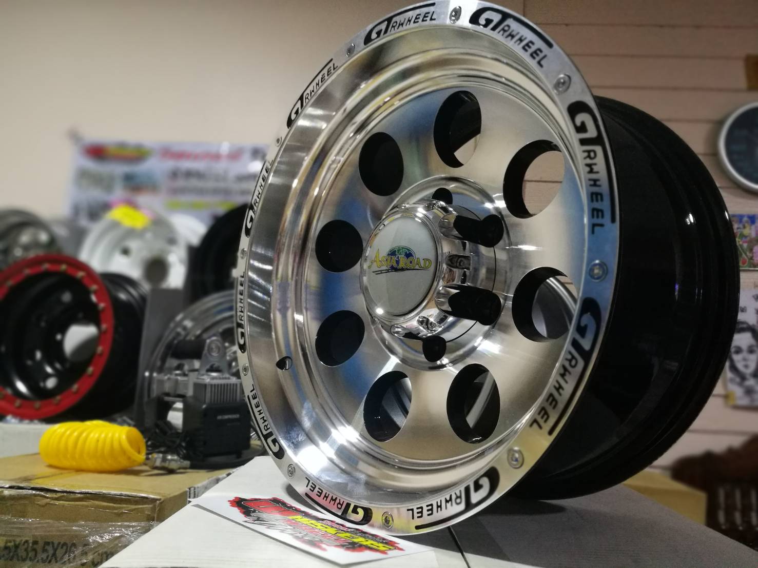 ล้อแม็กออฟโรด GT 16 x 8" Offset-20 6รู x PCD139.7 GTRWHEEL เงา พร้อมครอบดุม Asia Road