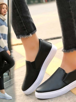 รองเท้าแฟชั่นอินเทรนด์