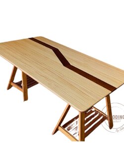 หน้าโต๊ะไม้สน