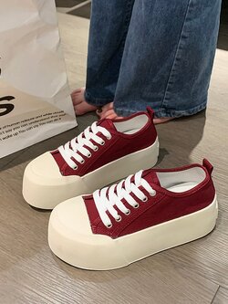 รองเท้าแฟชั่นผู้หญิงส้นเตี้ย ใส่สบาย มีขนาดให้สั่งซื้อ 35 36 37 38 39 40 สนใจทักแชท ฟรีค่าส่ง!