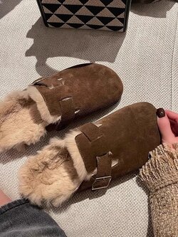 รองเท้าแฟชั่นผู้หญิงส้นเตี้ย ใส่สบาย มีขนาดให้สั่งซื้อ 35 36 37 38 39 40 สนใจทักแชท ฟรีค่าส่ง!