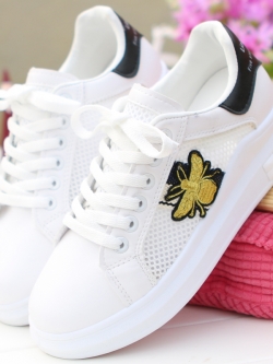 รองเท้าแฟชั่นอินเทรนด์