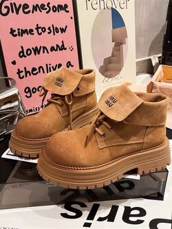 รองเท้าแฟชั่นผู้หญิงส้นเตี้ย ใส่สบาย มีขนาดให้สั่งซื้อ 35 36 37 38 39 40 สนใจทักแชท ฟรีค่าส่ง!