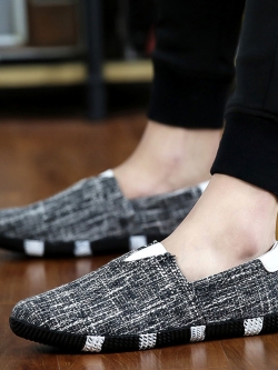 รองเท้าแฟชั่นอินเทรนด์