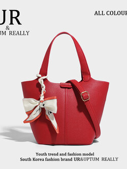 กระเป๋าผู้หญิงสวยๆ กระเป๋าสะพายข้างผู้หญิง กระเป๋าแบรนด์ BEAR BAG กระเป๋าหมีสุดคิ้ว!