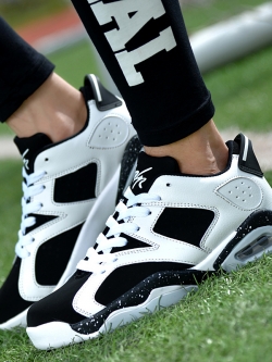 รองเท้าแฟชั่นอินเทรนด์