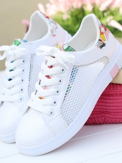 รองเท้าแฟชั่นอินเทรนด์