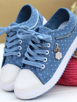 รองเท้าแฟชั่นอินเทรนด์