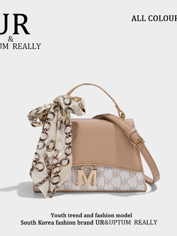 กระเป๋าผู้หญิงสวยๆ กระเป๋าสะพายข้างผู้หญิง กระเป๋าแบรนด์ BEAR BAG กระเป๋าหมีสุดคิ้ว!