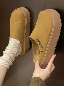 รองเท้าแฟชั่นผู้หญิงส้นเตี้ย ใส่สบาย มีขนาดให้สั่งซื้อ 35 36 37 38 39 40 สนใจทักแชท ฟรีค่าส่ง!