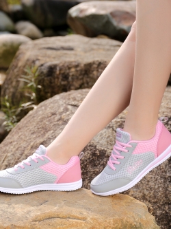 รองเท้าแฟชั่นอินเทรนด์