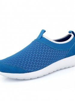 รองเท้าแฟชั่นอินเทรนด์