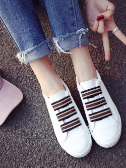 รองเท้าแฟชั่นอินเทรนด์