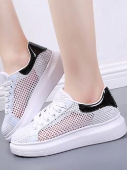 รองเท้าแฟชั่นอินเทรนด์