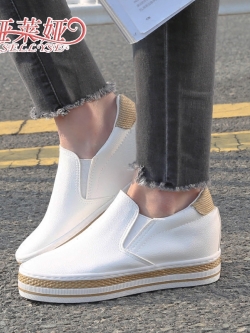 รองเท้าแฟชั่นอินเทรนด์