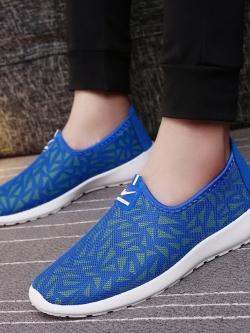 รองเท้าแฟชั่นอินเทรนด์